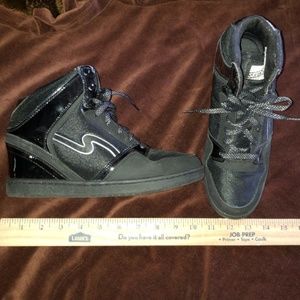Skechers Hidden Wedge Sneakers size 9 US